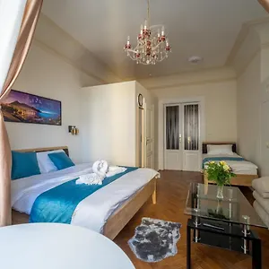 Exclusive With A View Of Castle And Vltava River Apartment