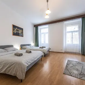 Wenceslas Square 2 Bedroom Apartmán